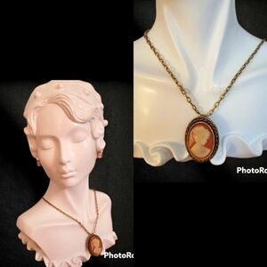 Vtg PERI cameo feminine goth brooch necklace earrings set